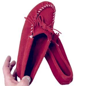Women’s Minnetonka moccasins Red suede rubber souls, white stitch detail SZ 8.5
